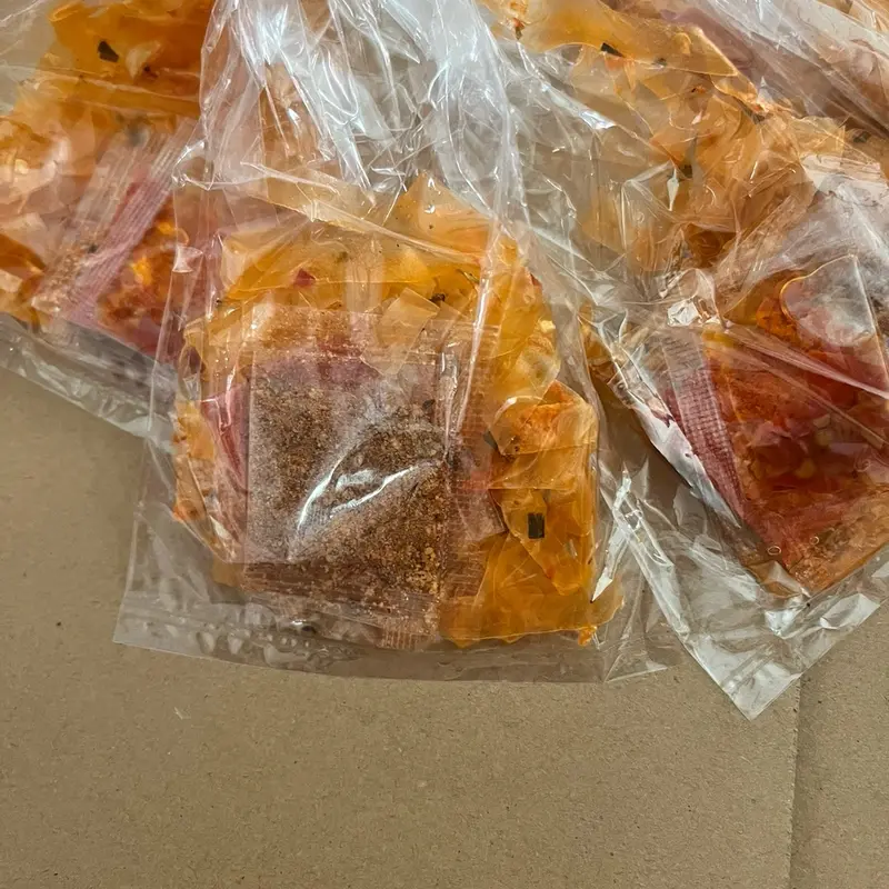 10 bịch Bánh tráng sợi  dẻo  tôm vò sa tế  , muối .Ăn Vặt Food Snack cay 3