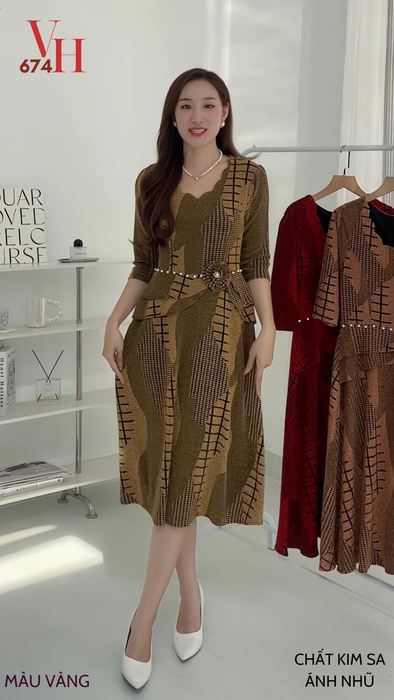 Product Introduction of M674 Đầm nhũ cổ lượn , đính cườm eo gắn hoa Nữ Women Dress Váy Đỏ 1
