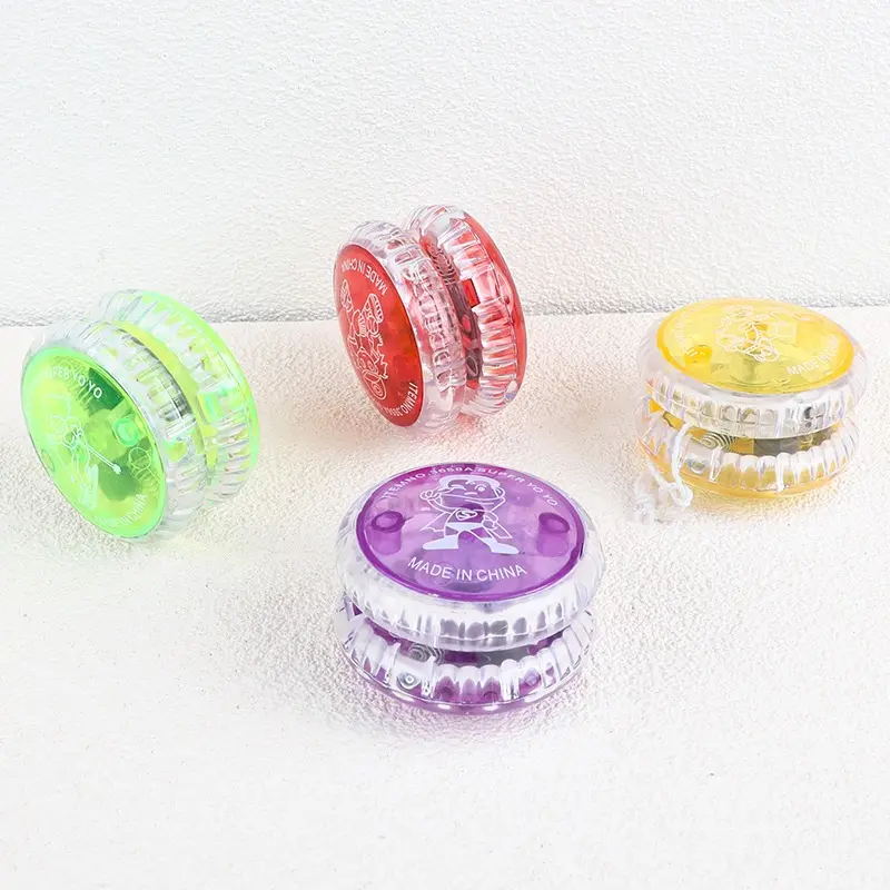 Đồ chơi con quay Yoyo có gắn đèn Led phát sáng cùng nhiều màu sắc giúp bé tha hồ chơi đùa cùng bạn bè và người thân Toy 8