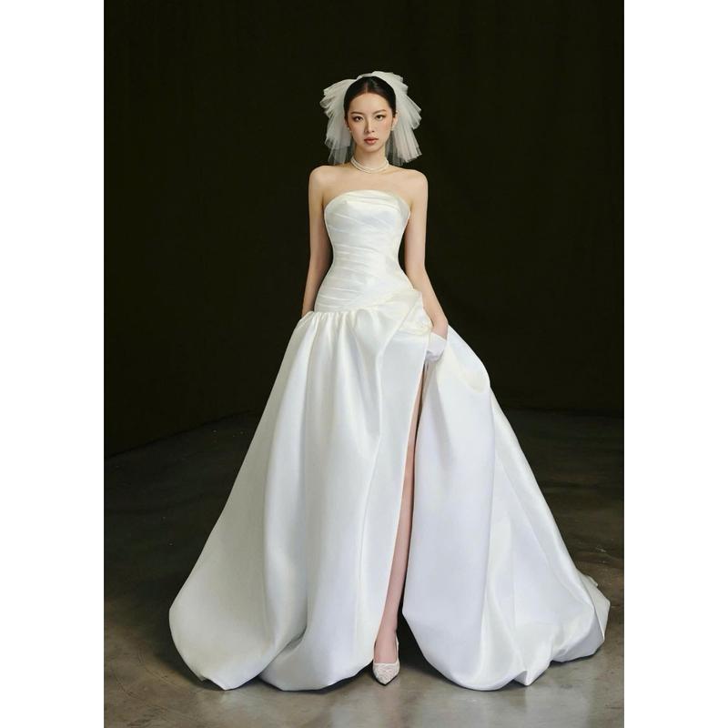  Đầm trắng đi bàn cô dâu xẻ đùi sang trọng Jena 