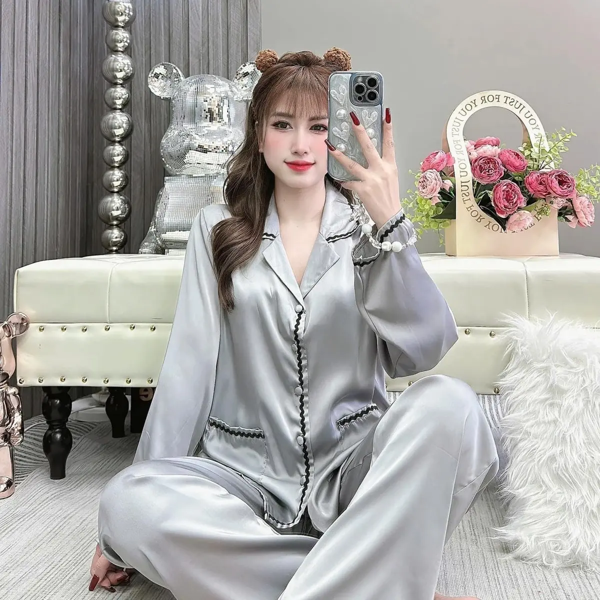 Bộ lụa latin tơ tằm 40/60kg cút bọc túi viền tay dài màu trơn xinh mặc nhà cao cấp Áo Ngủ