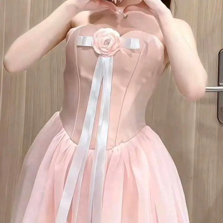 váy xèo có nơ tùng rộng  hàng 2 lớp có mút ngực
