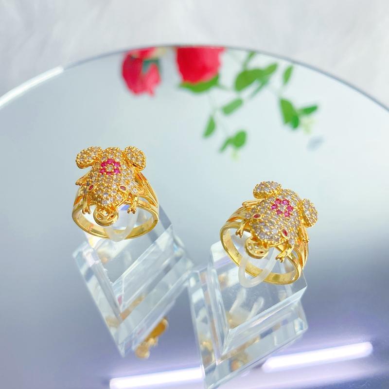  Nhẫn nữ kim tiền cóc ngậm tiền vàng 18 k  Chất liệu Titan không phai. Women Voi Cao Su 
