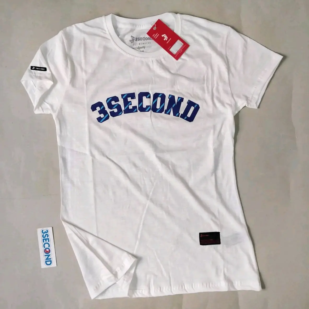 Kaos Distro Cewek Lengan Pendek W032 Free Stiker Baju Wanita Putih Atasan Simple Combed Sablon High Panjang Katun Tshirt Motif Santai Dewasa