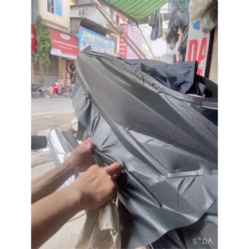 Decal đen nhám loại dày dán xe 4