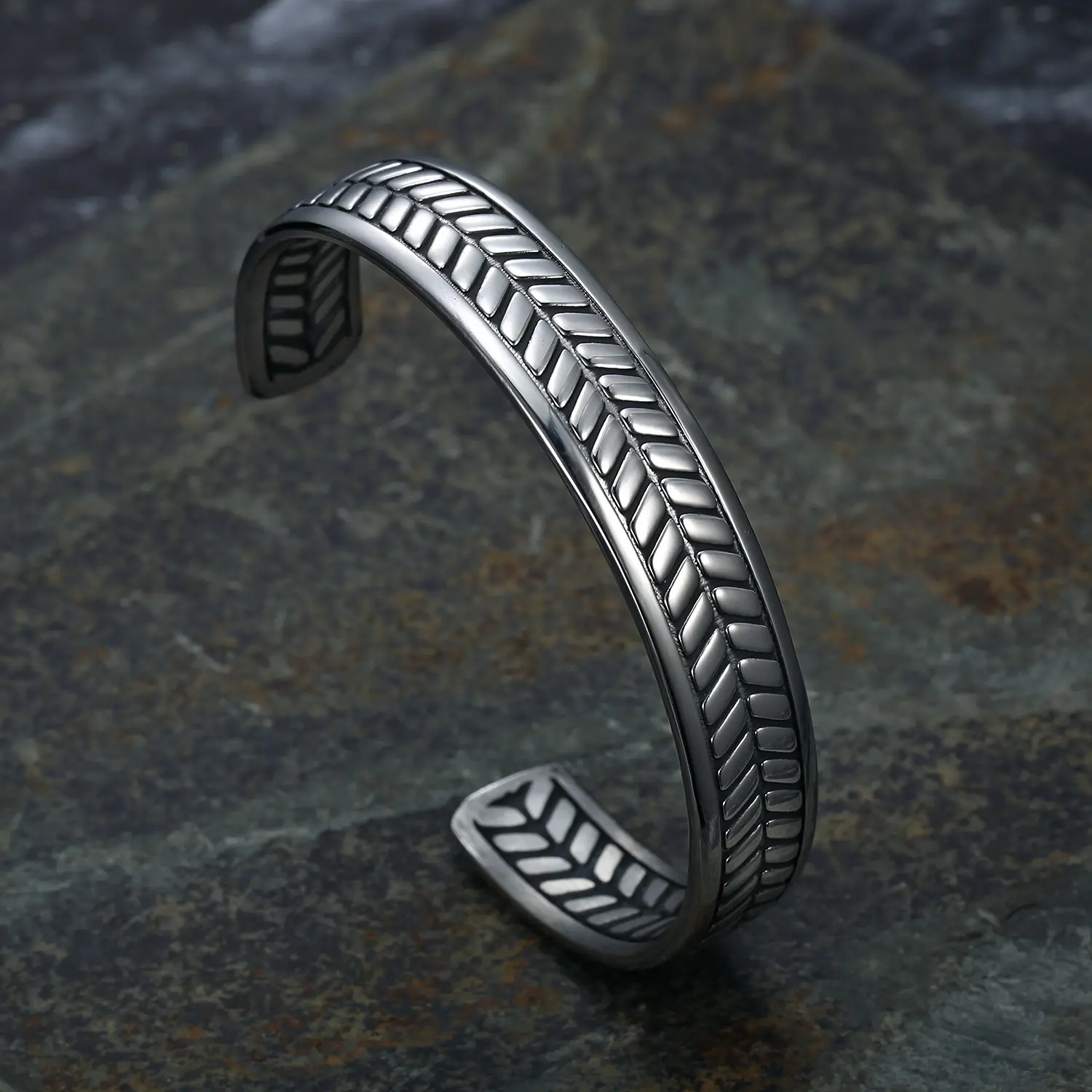 Cross-Border Trendy Jewelry Personality Stainless Steel Vintage Polished Leaf Arrow Bracelet C-Shaped Open Bracelet