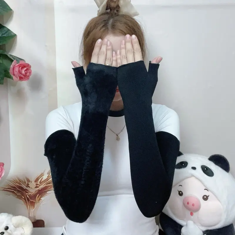 ( kèm quà) ống tay lông nhung có xỏ ngón cao cấp . Lót lông êm  ái và co giãn tốt. Khuyến  mãi  mua 5 đôi tặng  vớ  ủ kem + 2 món  quà  . Mua 10 đôi tặng  2 đôi vớ  ủ kem + 2 quà ). Ong tay 2
