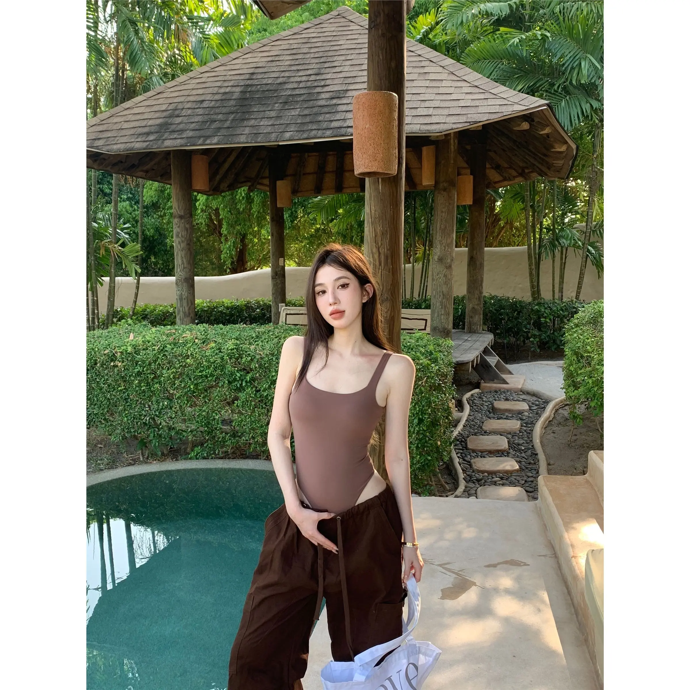 Hot girl backless camisole, women's summer sleeveless undershirt, tight fitting chic jumpsuit Bodysuit Womenswear Lady