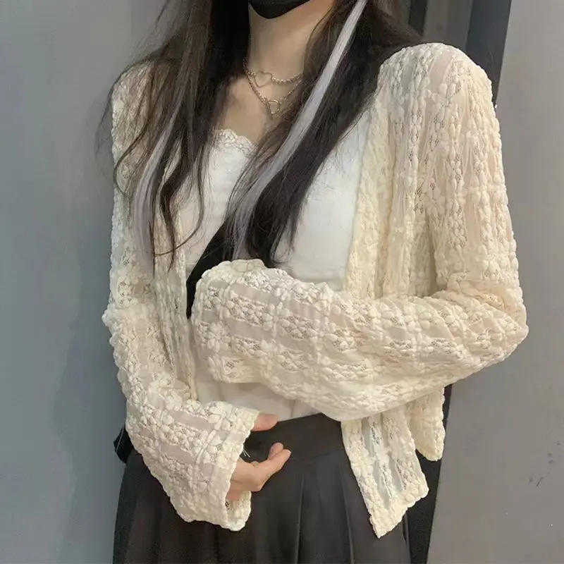 Temperament-reducing short hollow lace long-sleeved sunscreen cardigan