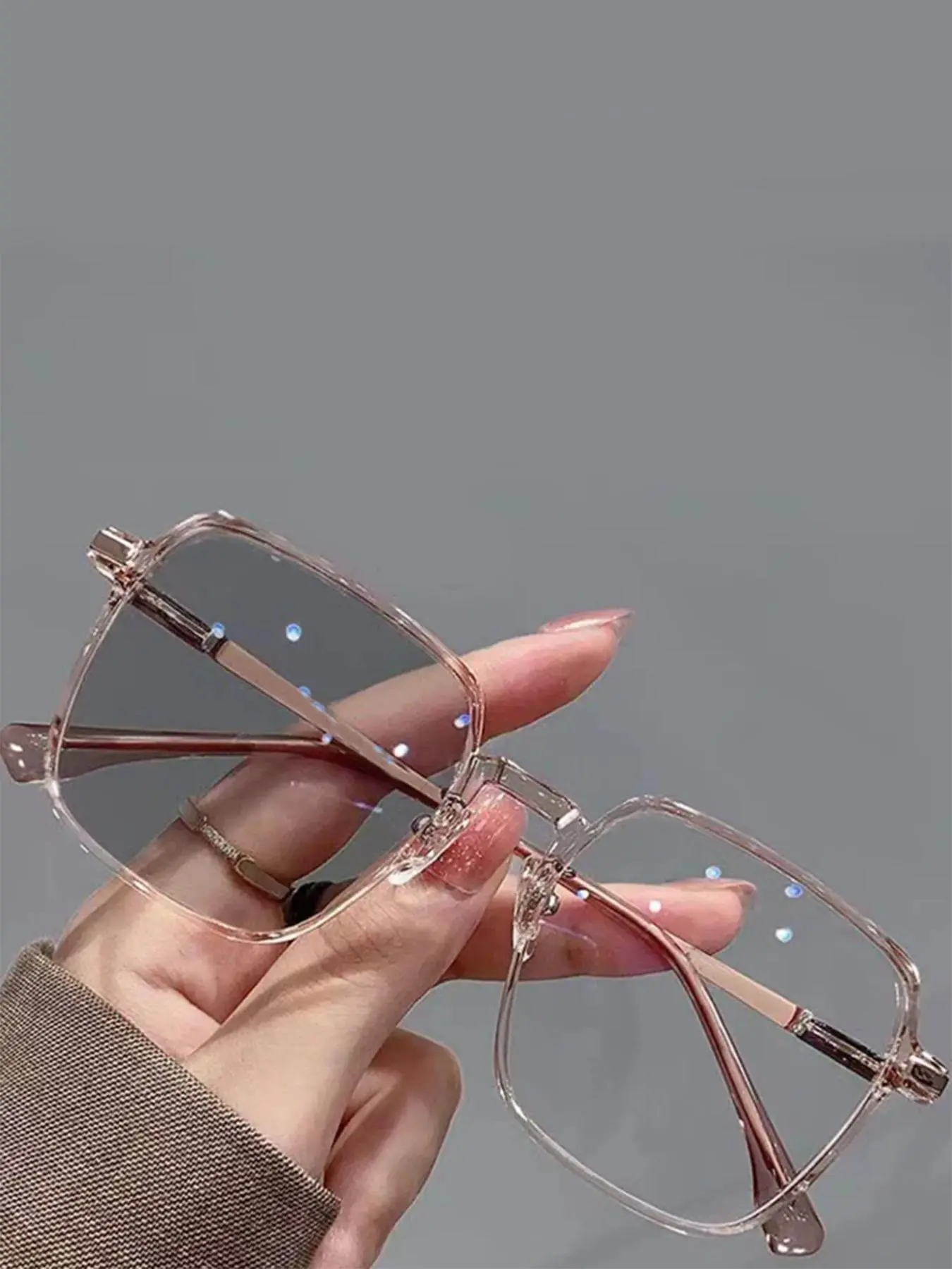Unisex 2024 Summer Simple Style Photochromic Driving Sunglasses, Trendy Casual Tinted Lenses Square Frame Thin Sunglasses, Fashionable Modern Sunglasses for Outdoor Activities