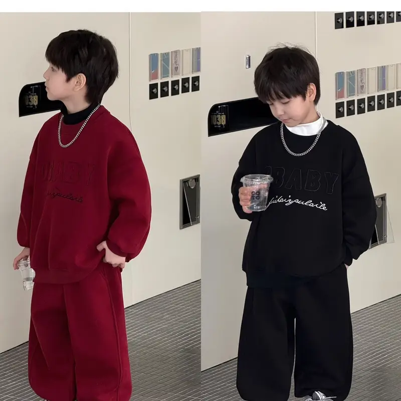 Set nỉ 2 màu đỏ/đen chữ thêu cá tính cho bé 0