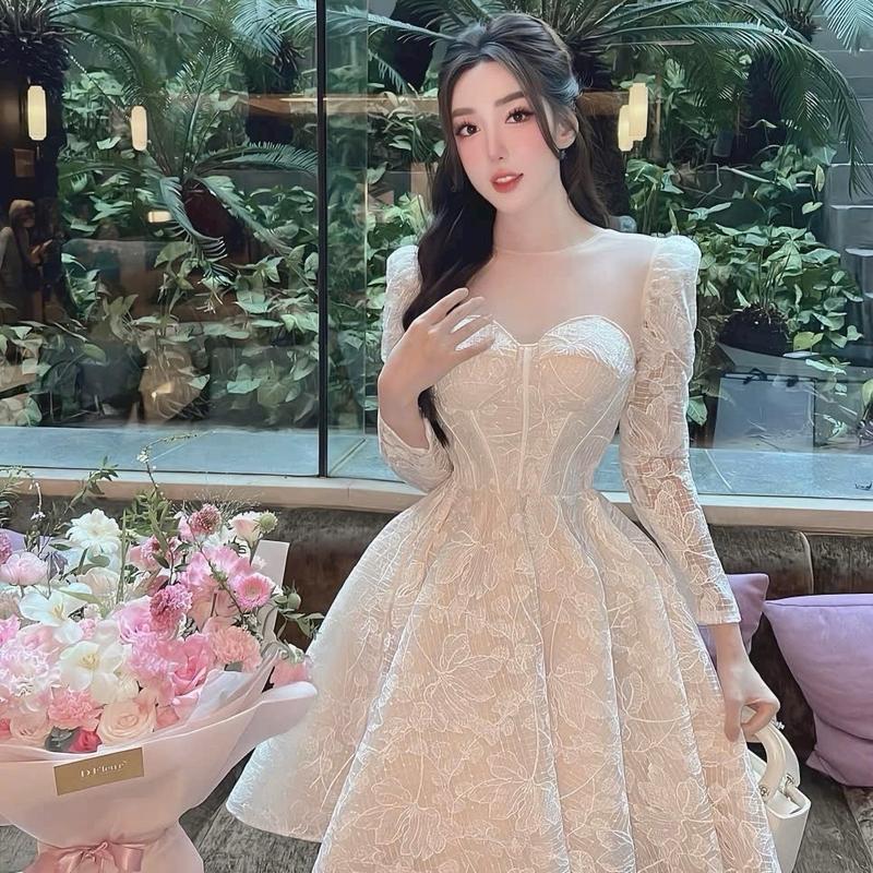Đầm ren tay dài màu trắng kem 3 lớp có kèm mút ngực  Size ML Women Nữ Voi Dress Sen Voan. 7