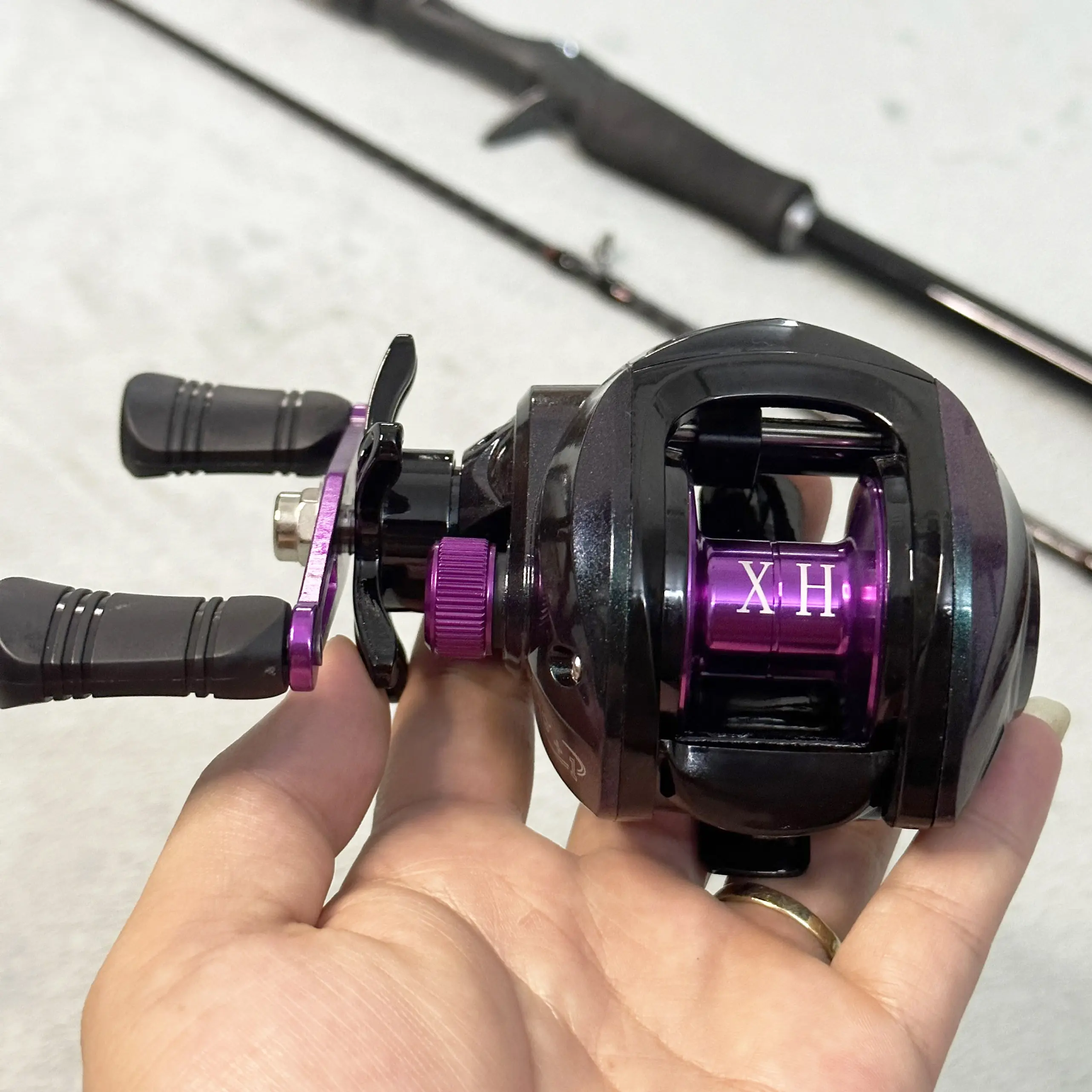 Máy Câu Ngang Titan Ánh Tím Giá Rẻ (Có Tay Trái + Tay Phải) - Máy Câu Lure, Fishing Lure, Câu Lure, Bắt Cá, Fishing, Đi Câu