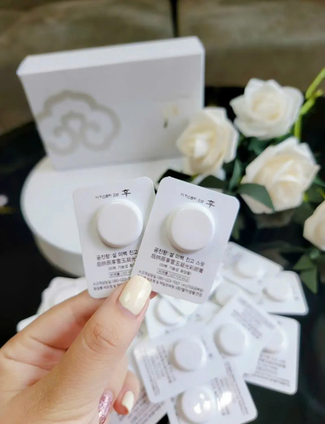 1 vỉ cao nám Radiant White Ultimate Corrector 10mlx1