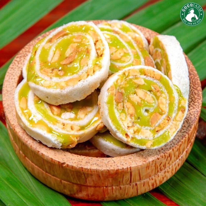 Kẹo Dừa nướng Dứa Đậu Phộng cuộn bánh tráng Cocofarm 300g, 500g