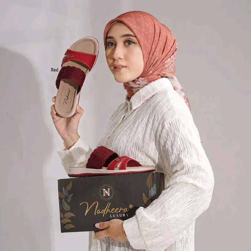 GISSELA SLIP ON 2