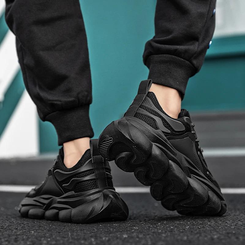 Scarpe da ginnastica casual alla moda da uomo personalizzate, bianche e nere, in rete spessa, traspiranti, sportive, da corsa, per uomo, scarpe sportive da corsa_voghion.com