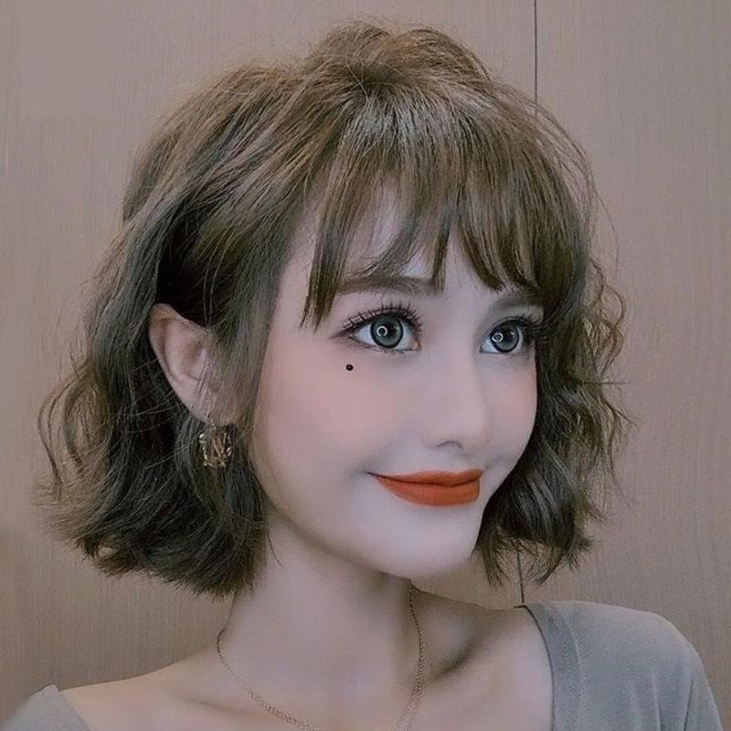 Product Introduction of Wig Women's Short Hair Short Curly Hair Wool Roll Air Bangs Fluffy Natural Face Repair Fashionable Breathable Realistic Full Head Cover 7