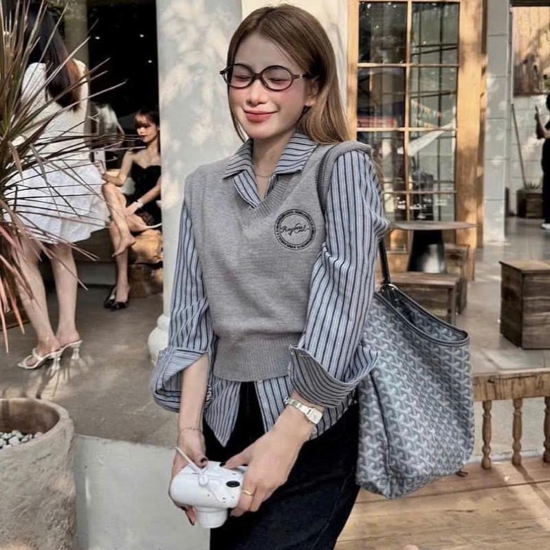 nhatran - Áo sơ mi nữ sọc tay dài cổ bẻ phối gile len rời phom vừa Top Women Thêu Logo Tròn MS24129