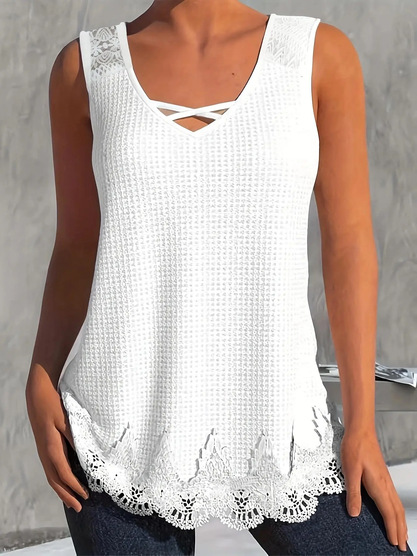 Plus Size Contrast Lace Criss Cross Scallop Trim V Neck Tank Top, Casual Solid Sleeveless Top for Summer, Women's Plus Clothing for Daily Wear, Summer Clothes for Women
