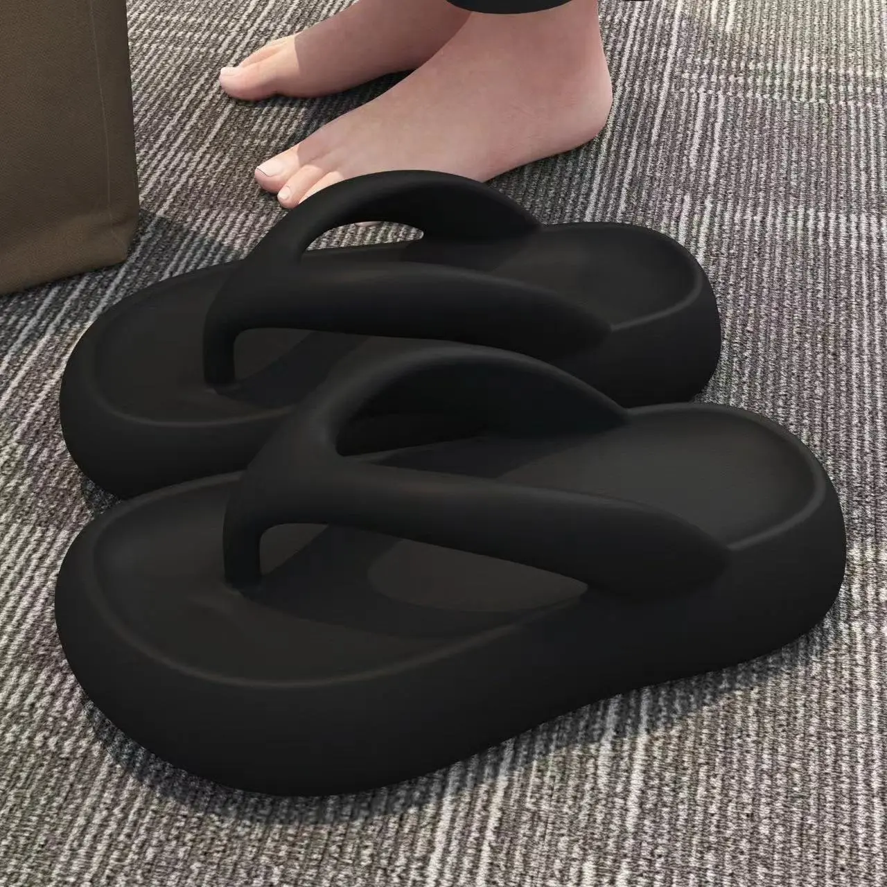 2025 Women'S Summer Outdoor EVA Thick Sole Flip Flops Fashionable Beach Thong Sandals