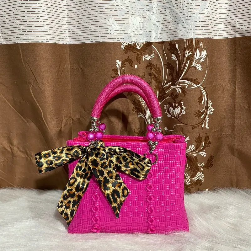 KIMMY BAG Tas Jali Sultan Size S Berfuring dilengkapi dengan aksesoris wanita 2