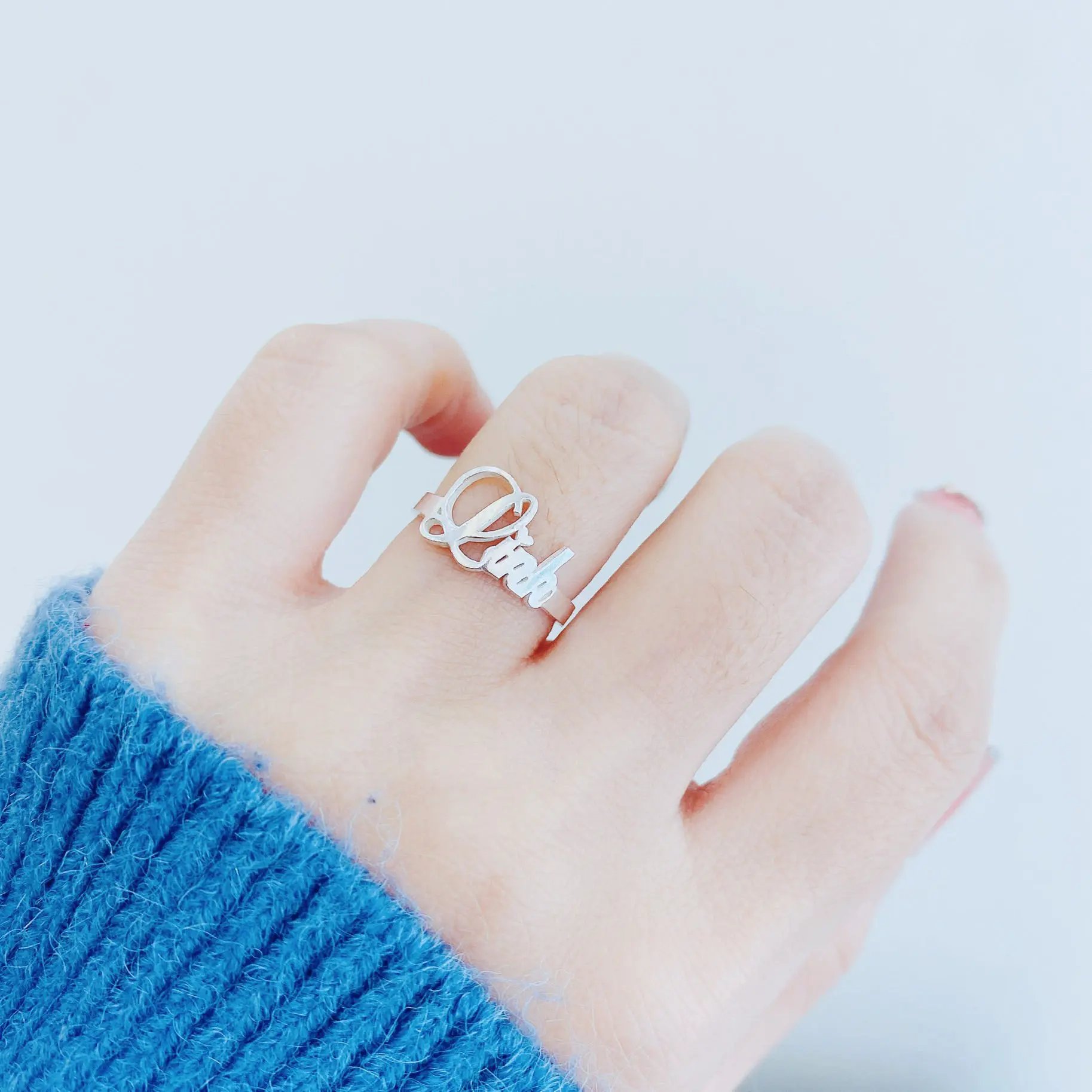 Nhẫn S925 khắc tên theo yêu cầu đẹp và ý nghĩa cho các dịp lễ kỷ niệm