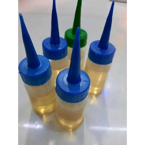 Dầu tra máy quạt, máy may, ổ khóa.