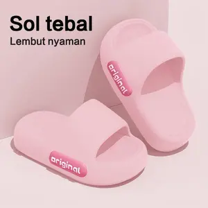 Sepatu sandal anak terbaru, sepatu keluarga, terbuat dari bahan EVA tebal, nyaman, anti slip, dan lembut, cocok digunakan di kamar mandi.