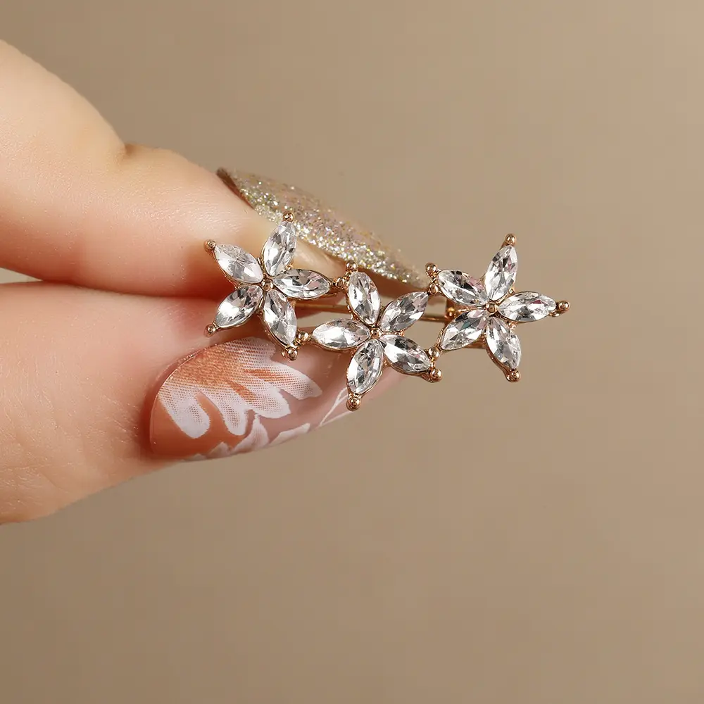 Clothing High-End Flower Brooch Suit Fashion Clothing Female Corsage Rhinestone Personality Scarf Buckle Butterfly Pin