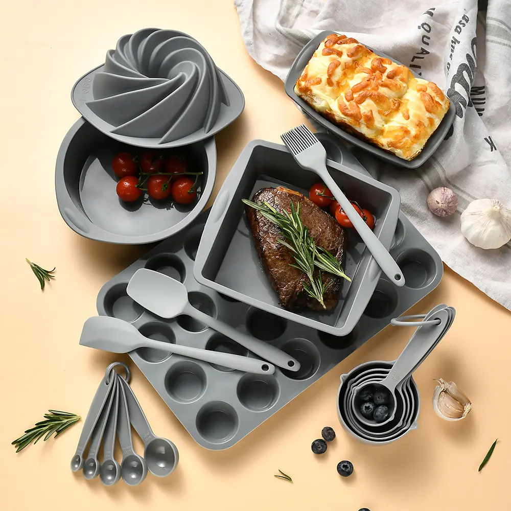 Silicone Baking Mold 18-Piece Set Baking Measuring Cup Measuring Spoon Scraper Toast Cake Mold Chiffon Mold Set