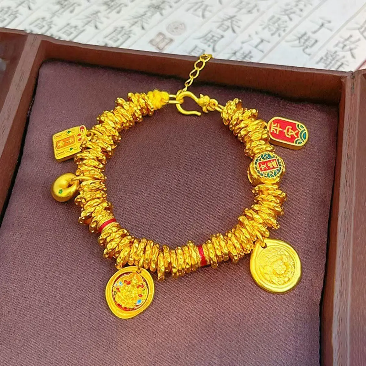 Vòng Tay Cuốn, Cùng Phong Cách Với Wei Xue, Dành Cho Nam Và Nữ, Phong Cách Dân Tộc, Men Màu Vàng Thần Tài, Vàng Phù Sa, Một Dây Tiền Xu, An Toàn Và Béo Fu, Vòng Tay Phong Cách Cổ Xưa, [Chất Lượng May Mắn]