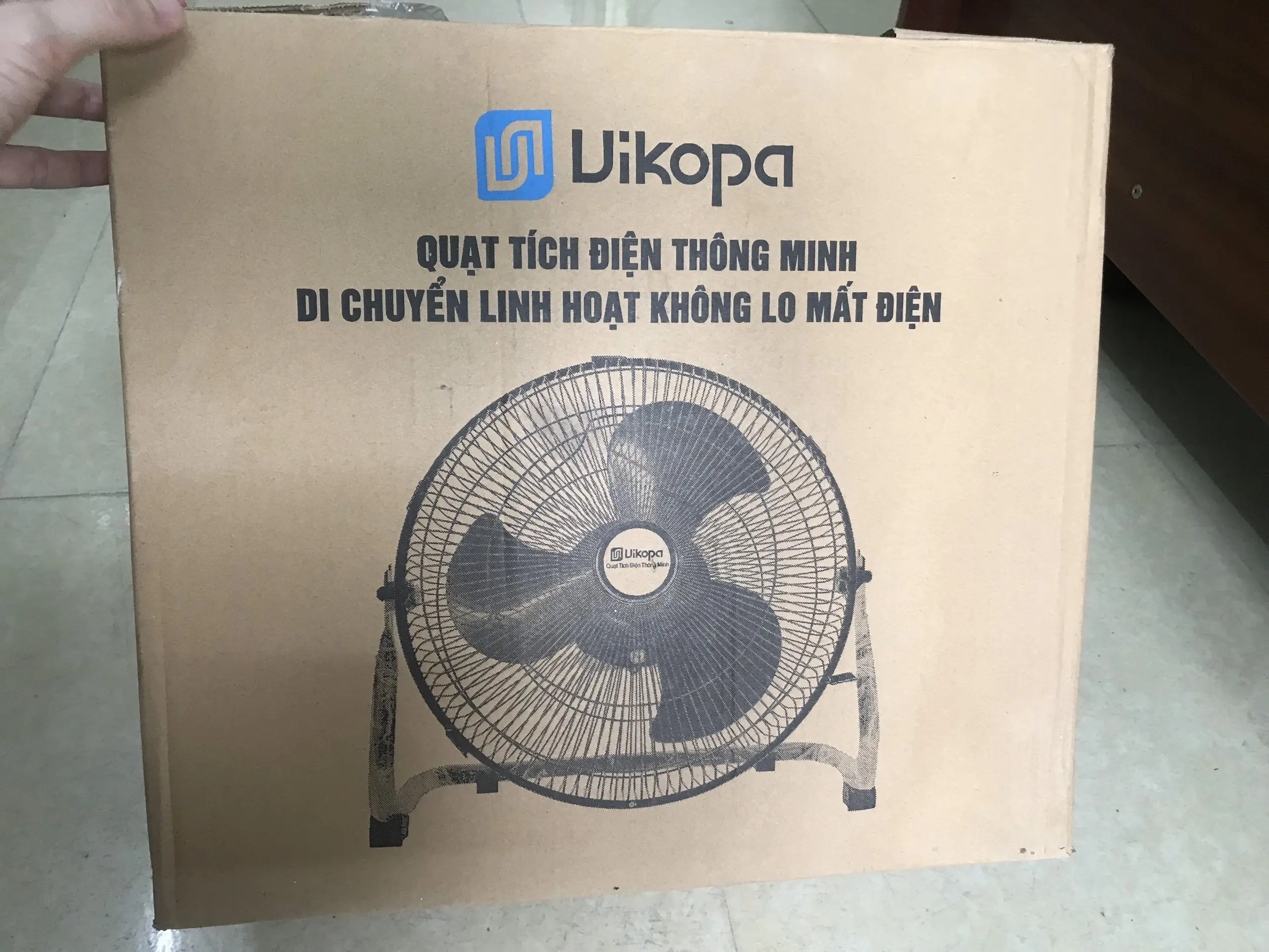 Quạt năng lượng mặt trời + Điện lưới dùng liên tục 10 - 15 giờ