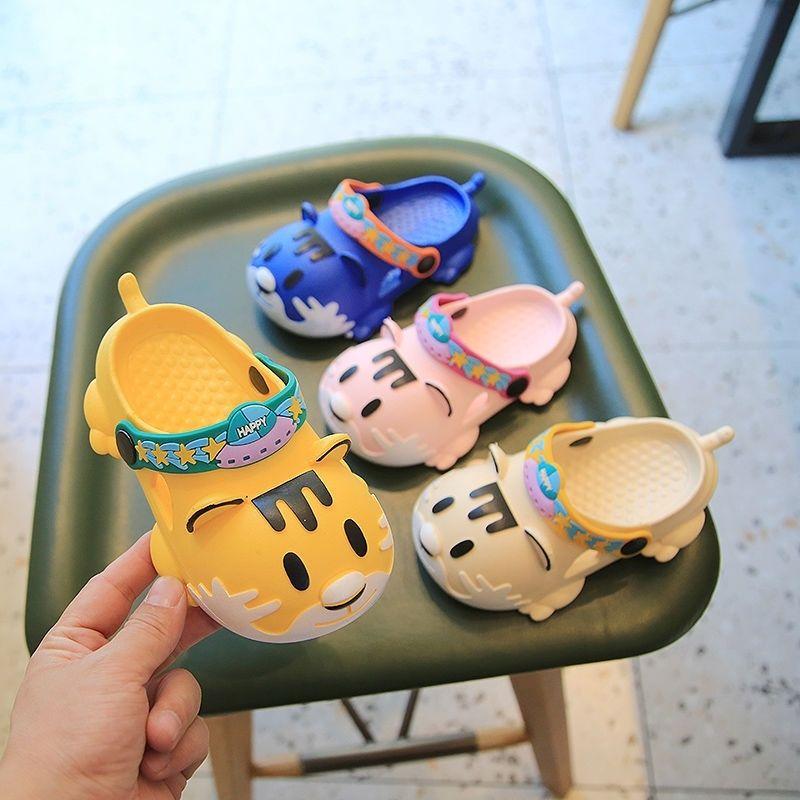 Product Introduction of Terompah Kanak-kanak Baharu Super Comel Harimau Tidak Licin Kaki Tertutup Sandal Tapak Lembut Kanak-kanak Lelaki dan Perempuan Bayi Kasut Pantai Luar Dalaman Baby Shoes 3