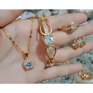 Ready satu set titanium wanita perhiasan anti karat ( kalung gelang anting cincin) mewah/viral