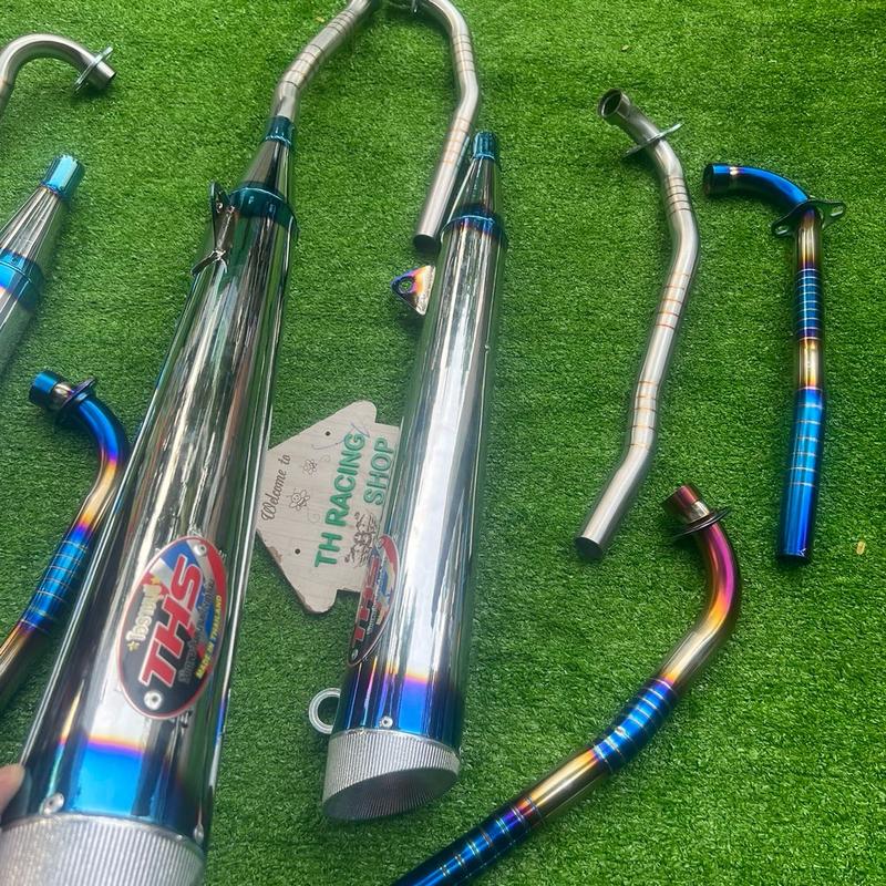 PÔ TĂNG XI TITAN THS KIỂU THÁI MÓC ẤM ĐUÔI XÉO KÈM CỔ SÂU INOX 304 HOẶC CỔ XI MÀU TITAN TẶNG TIÊU TIỆN GẮN FUTURE WAVE DREAM CUB SIRIUS JUPITER (CÓ LỰA CHỌN DÒNG XE) - PHỤ TÙNG - PHỤ KIỆN