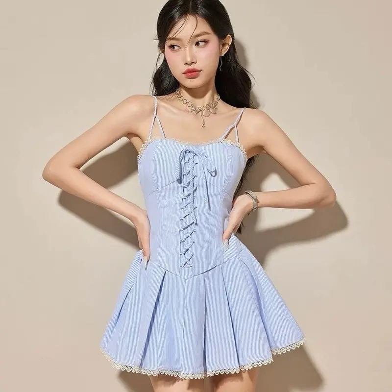 Đầm kẻ sọc trắng dễ thương