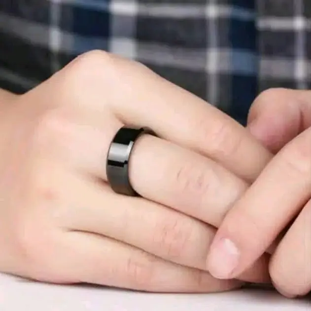 Cincin Hitam Titanium Black Polos Anti Karat Pria Wanita bisa Couple Pasangan ready size Kecil hingga besar BIGSIZE JUMBO 16 17 18 19 20 21 22 Perempuan Laki-laki 2