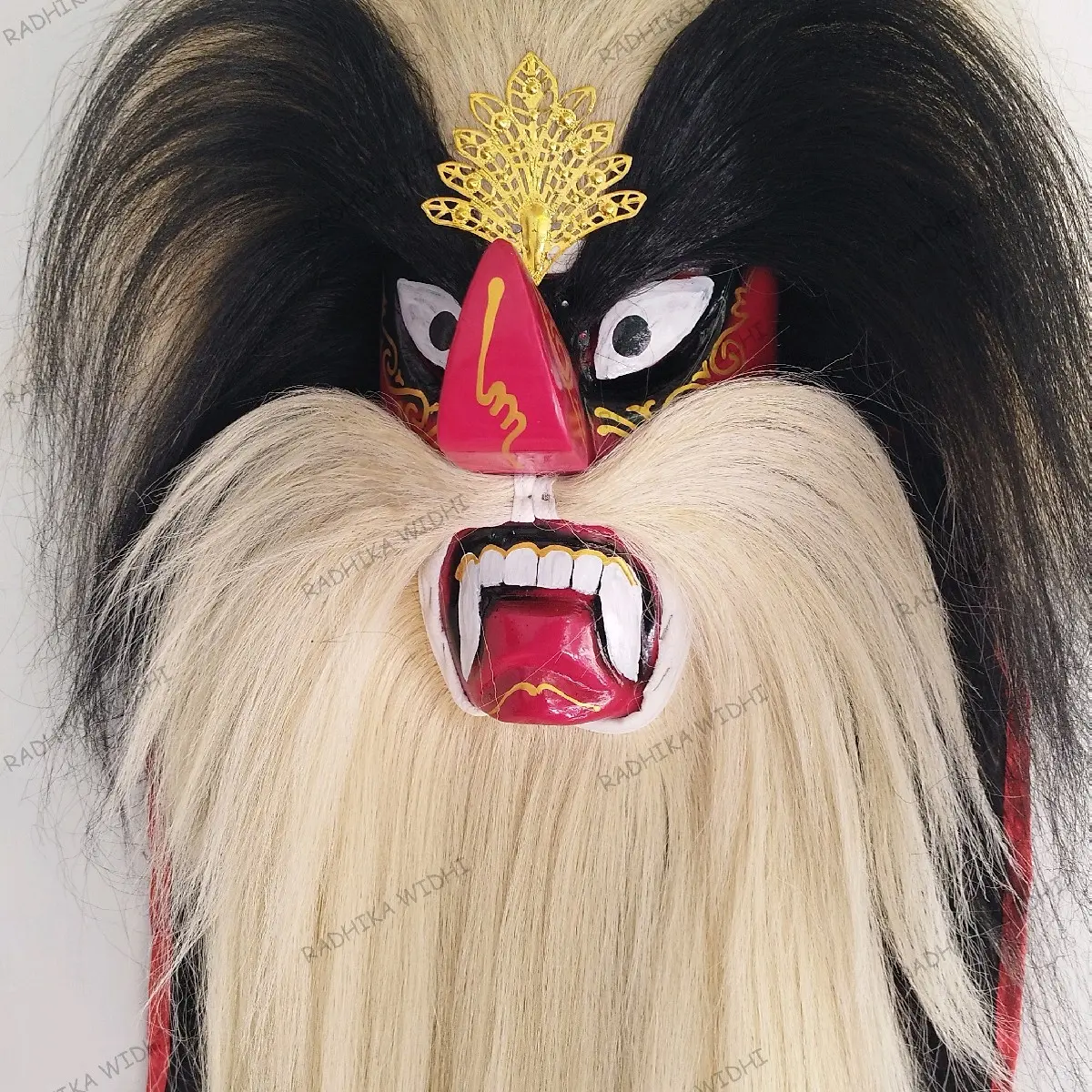 TOPENG GANONG MAHKOTA EMAS hanya di sini yang ada..di tempat lain kalau ada itu hanya ikut2 an saja Remaja