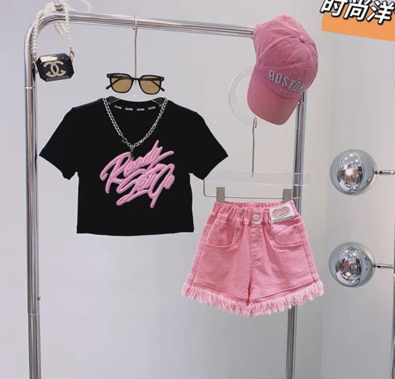 Product Introduction of Trang Phục Mùa Hè Cho Bé Gái, Bộ Hai Mảnh, Quần Đùi Mùa Hè Thời Trang, Dành Cho Bé Gái Nhỏ Áo ngắn Tay Dễ Phối Đồ Hợp Xu hướng Cho Trẻ Em, Hàng Mới Về Năm 2025 5