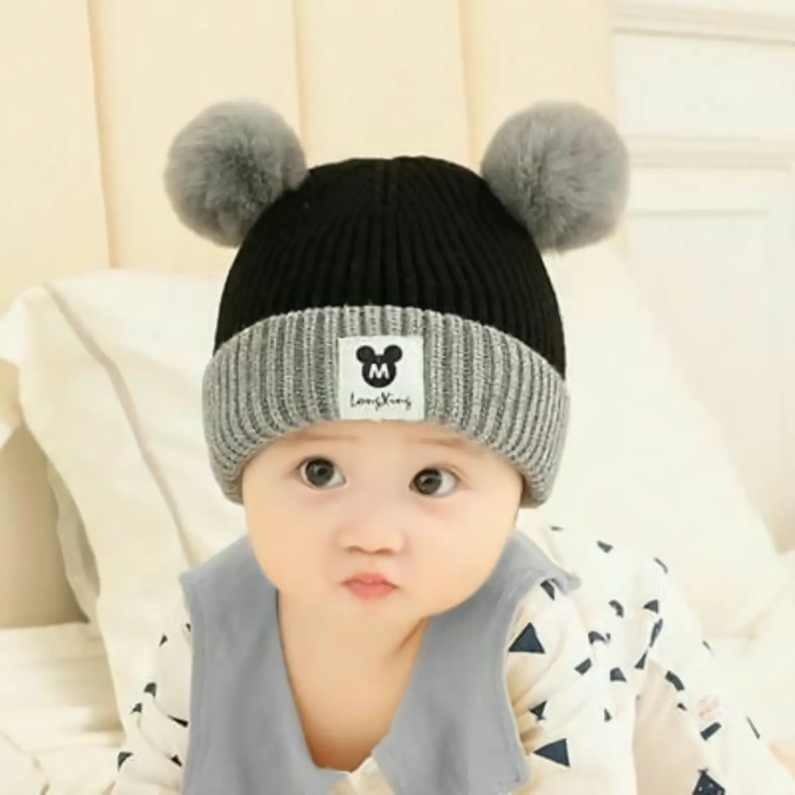 TOPI KUPLUK BAYI DUA WARNA HAOPEMYOU DENGAN HIASAN POMPOM
