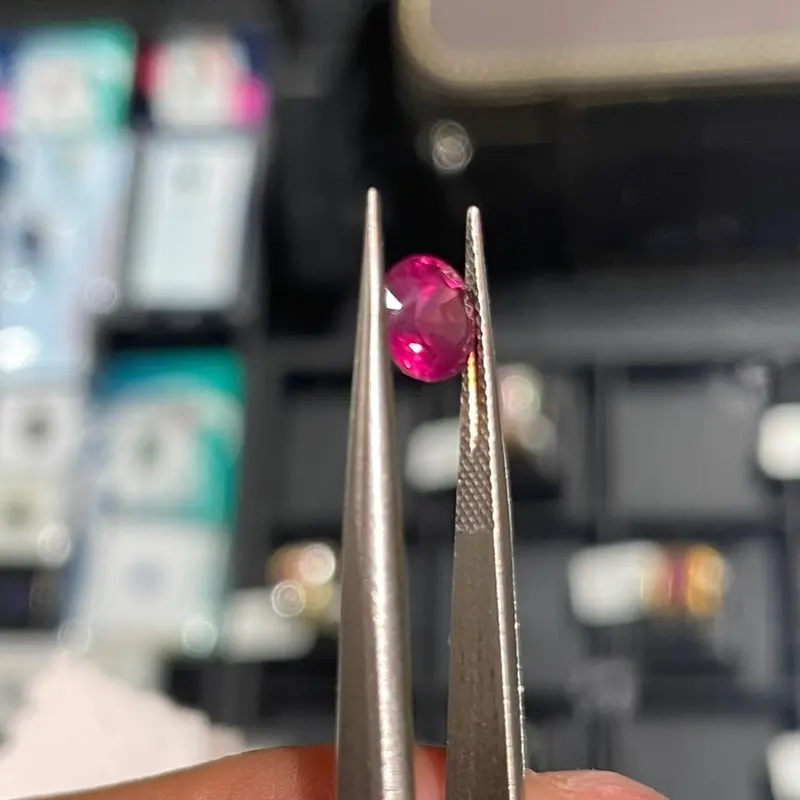 Đá quý Tourmaline hồng đậm. Tự nhiên, không xử lý 2