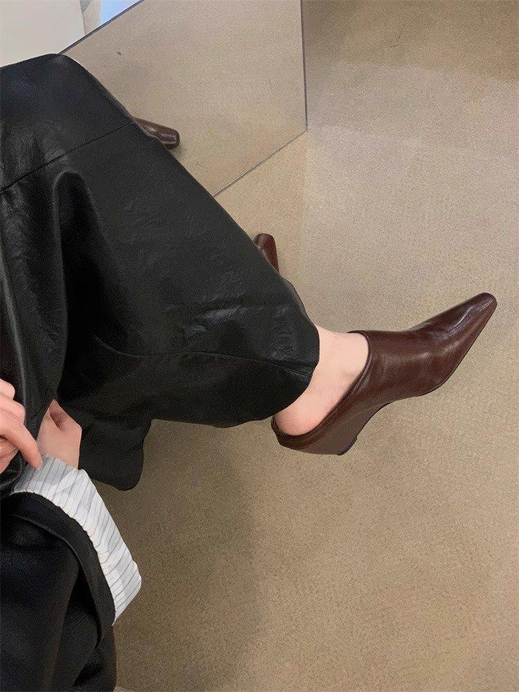 Product Introduction of Pointy heels for women Large size Special-shaped with rubber slip-on 26