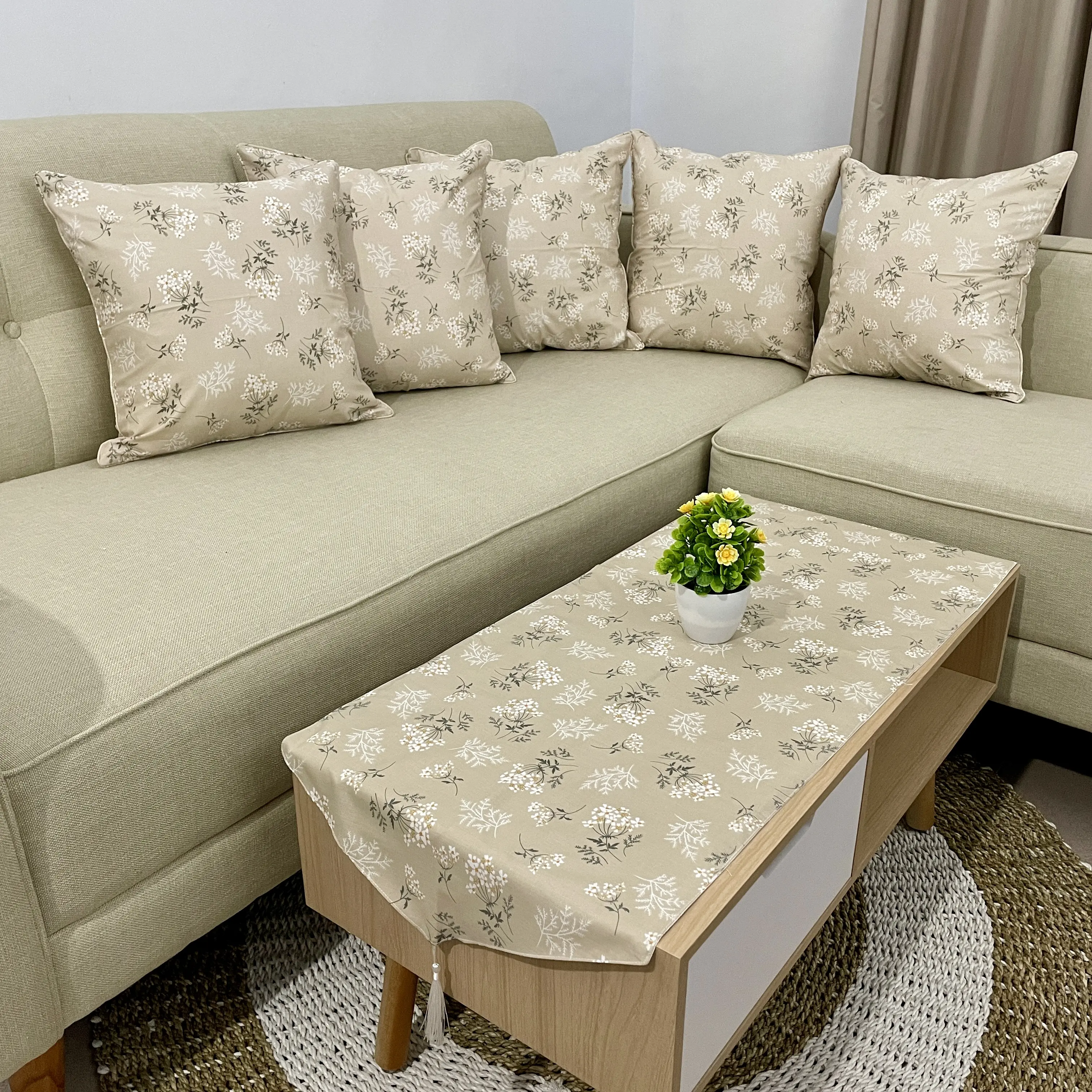 Set 5 Sarung Bantal Sofa 40x40 dan 1 Taplak Meja 120x40 Bahan Katun