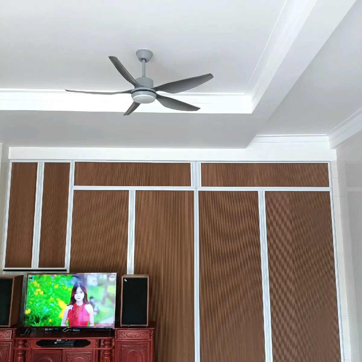 Rèm ngăn phòng dạng hình tổ ong, chất liệu vải poliester, tráng bạc 2 lớp, cản ánh sáng 100%, cản nhiệt 95%