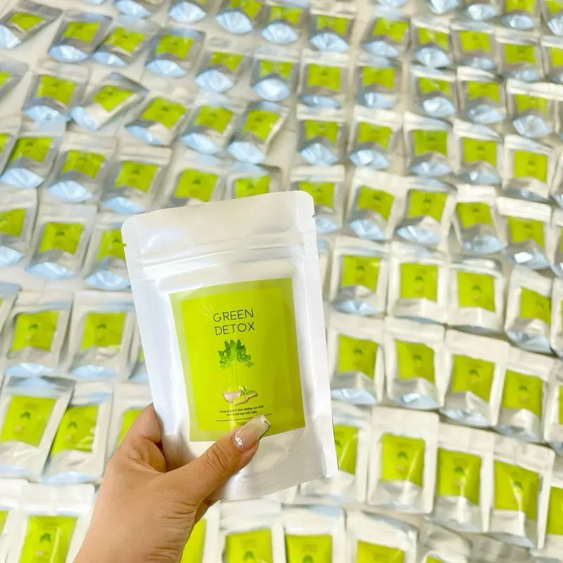 4 túi bột xanh kèm 1 túi & 1 chai thuỷ tinh, thướt dây 2