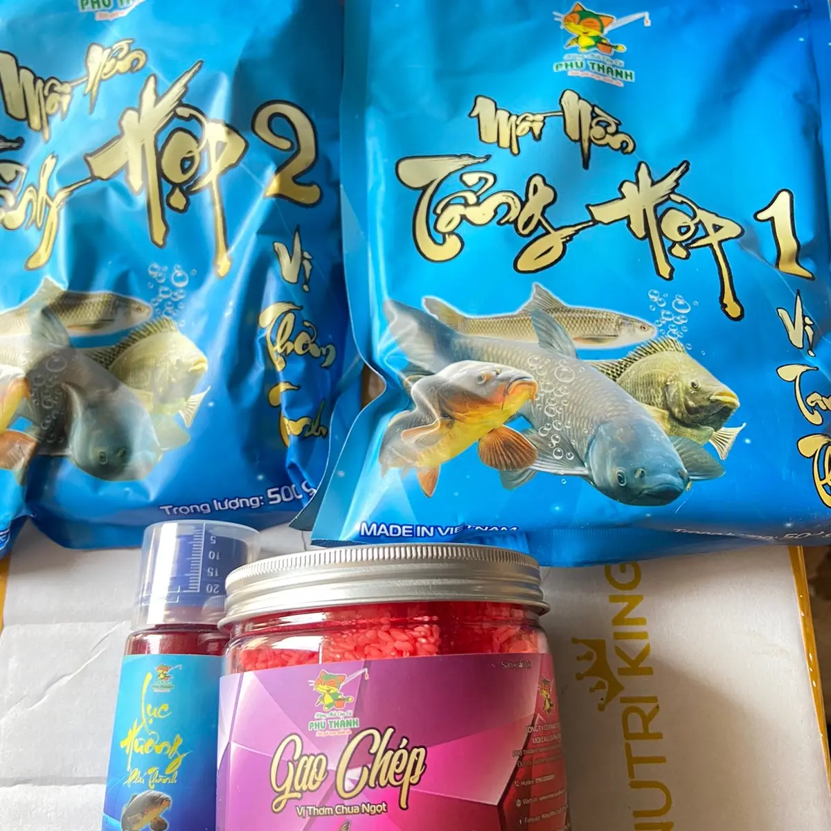 ￼(Combo)Lục Hương Phú Thành kết hợp Mồi Nền Tổng Hợp và Gạo Chép Vị Thơm Chua Ngọt chính hãng Phú Thành
