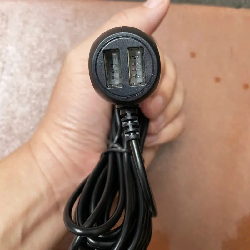 Tẩu cấp nguồn camera hành trình, 5V-3.5Ah, Chân Mini USB, Tích hợp 2 cổng USB sạc điện thoại và các thiết bị điện tử khác, đầu vuông 4