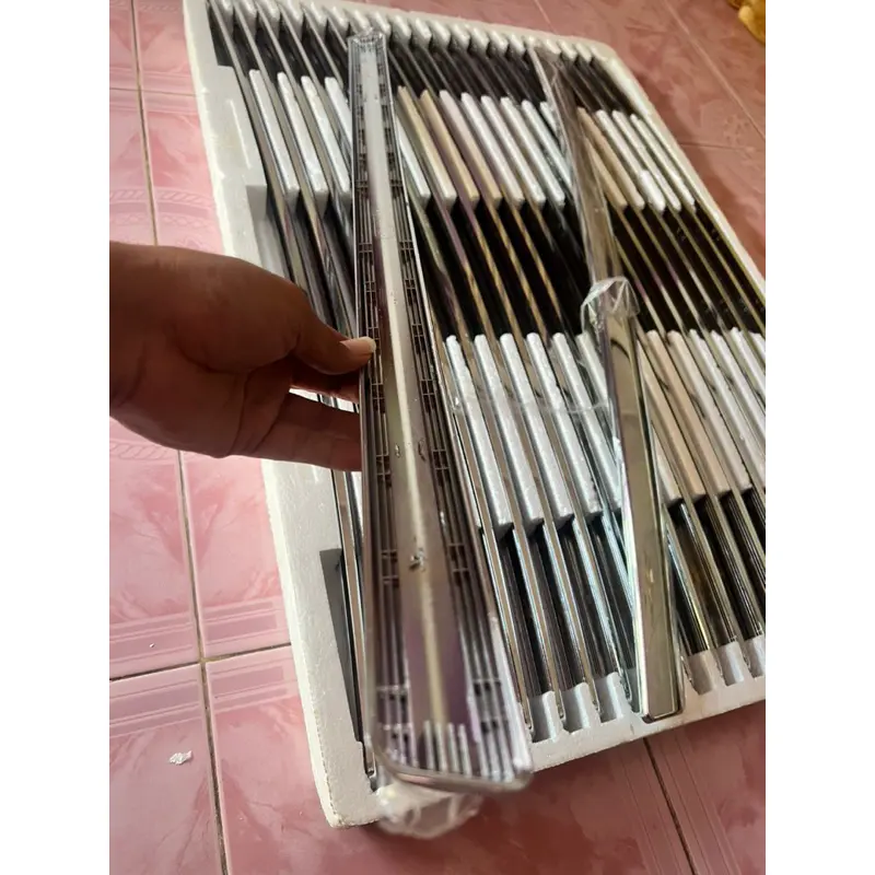 GARNISH LIST LIS CRHOME TRUNKLID BAGASI BELAKANG TOYOTA AVANZA ALL NEW DAIHATSU XENIA ALL NEW 2012 - 2015 ORIGINAL ASLI 1
