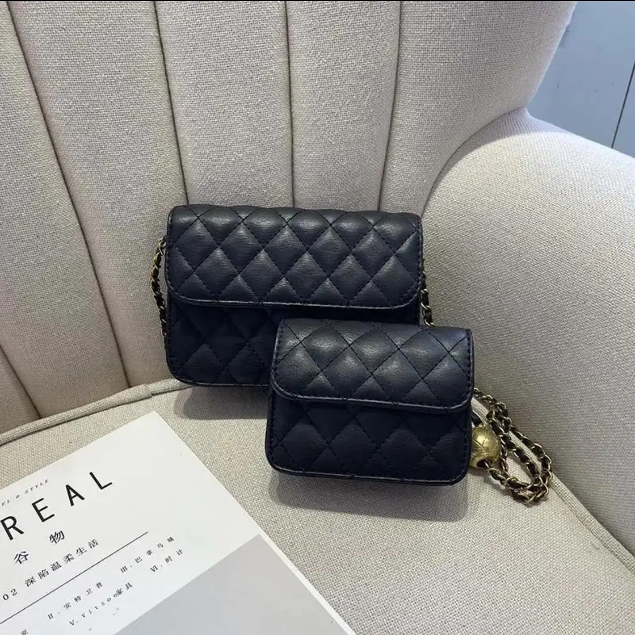 (HB-611) กระเป๋าสะพายข้างแฟชั่น คาดเอวได้ สายโซ่ทอง หนัง PU